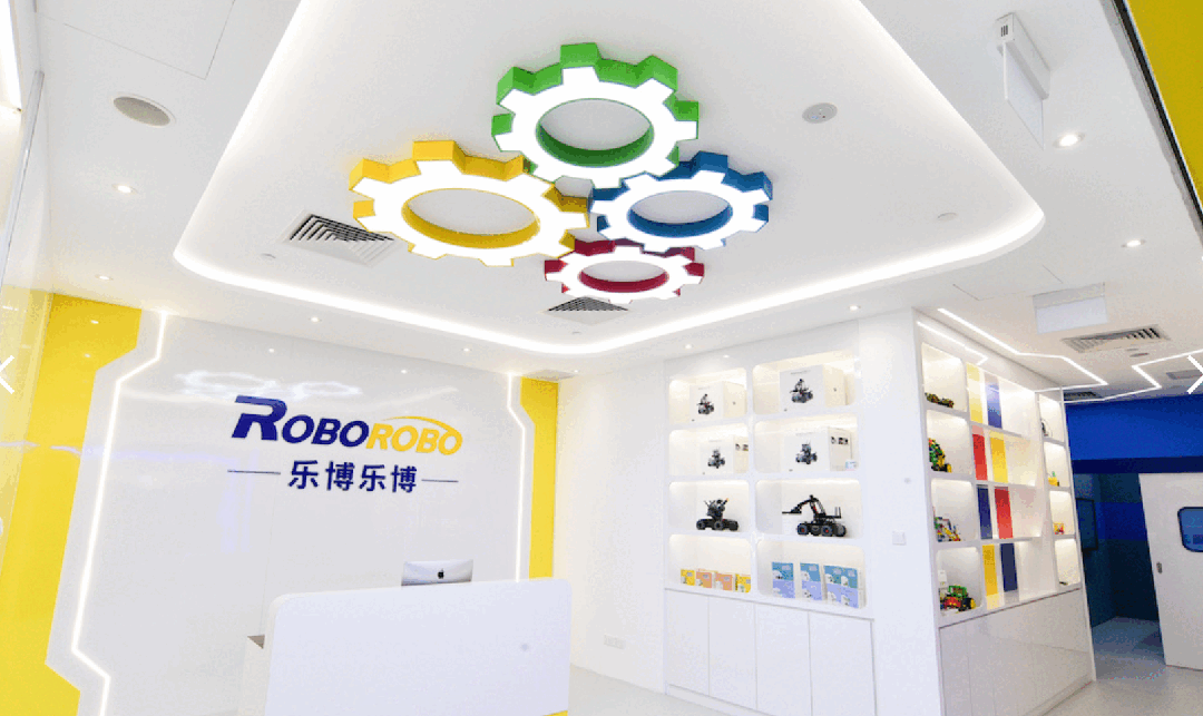 风靡36个国家！全球开了1000多间的编程学校终于来新加坡啦！假期营仅$198起~